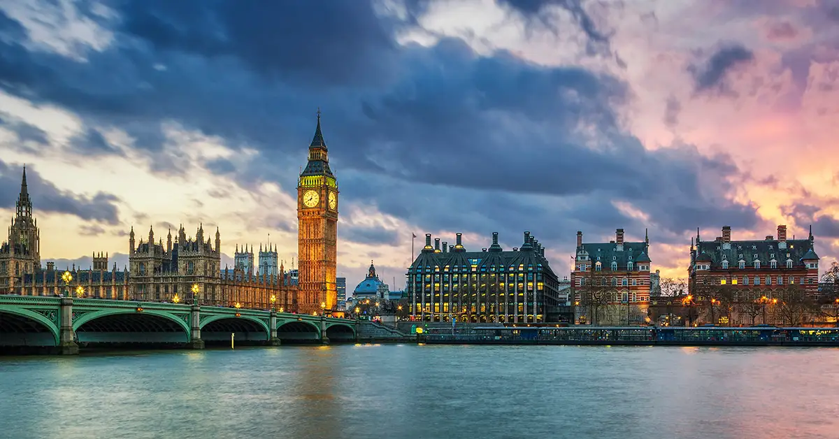 Vista panorámica del paisaje de Londres al atardecer.